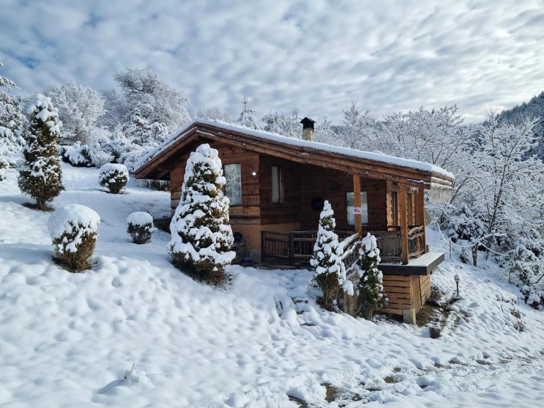 Панорама хаус Лещен и еко къщи Дървена и Землянка Экстерьер фото