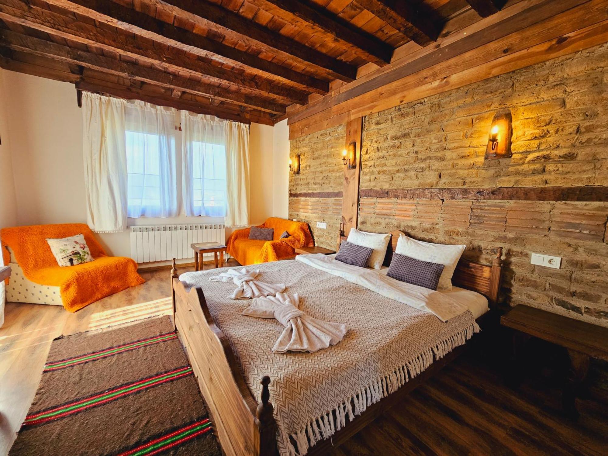 Панорама хаус Лещен и еко къщи Дървена и Землянка Экстерьер фото