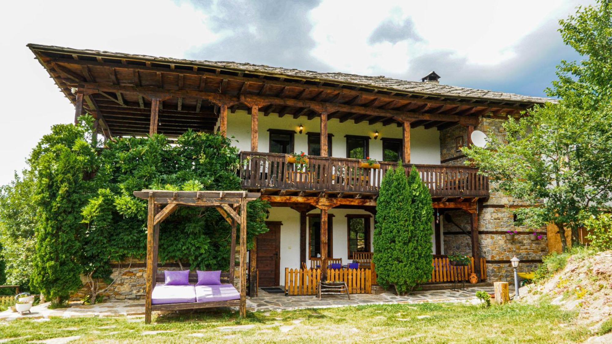 Панорама хаус Лещен и еко къщи Дървена и Землянка Экстерьер фото