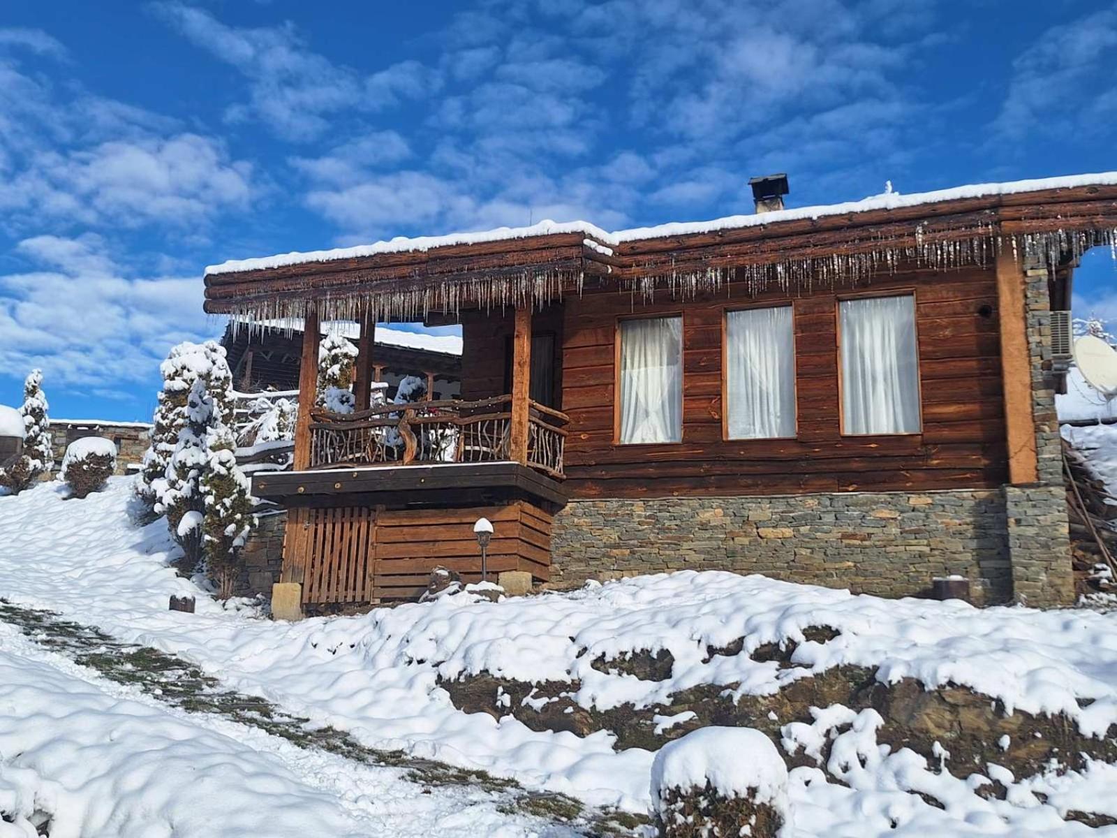 Панорама хаус Лещен и еко къщи Дървена и Землянка Экстерьер фото